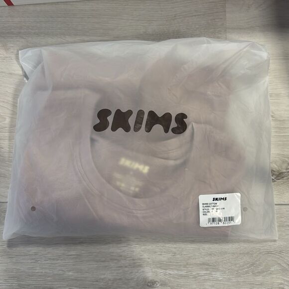 Skims Cotton Relaxed Tee Fawn Size Medium NWT in packaging - Picture 7 of 8